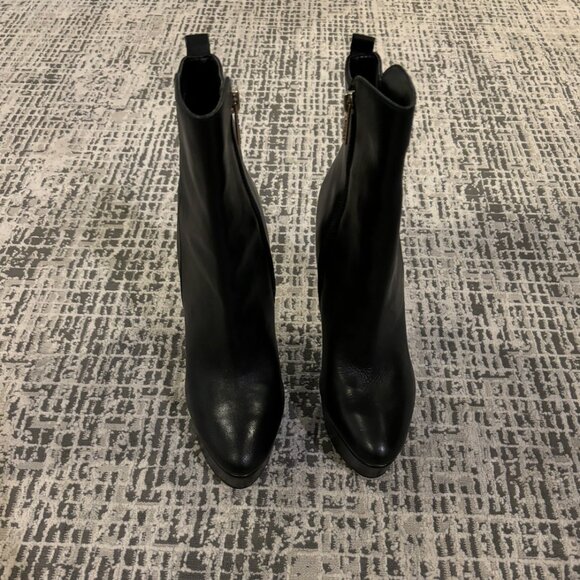 Guess Boots - Picture 2 of 3